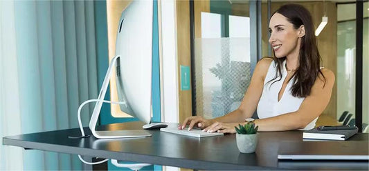 Wie hoch muss Ihr Schreibtisch sein? Die richtige Schreibtisch- und Stuhlhöhe für Sie