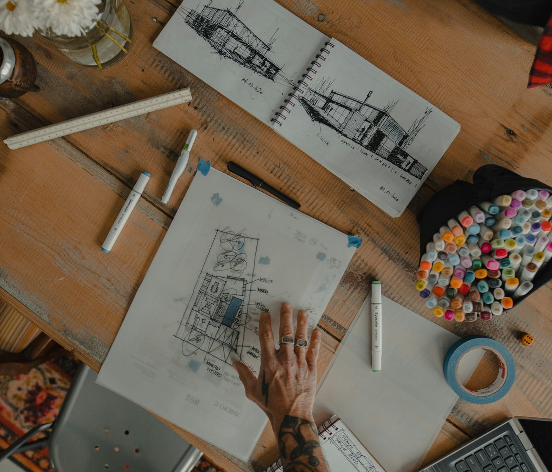 Höhenverstellbare Schreibtische für Architekten – große Pläne, große Flächen