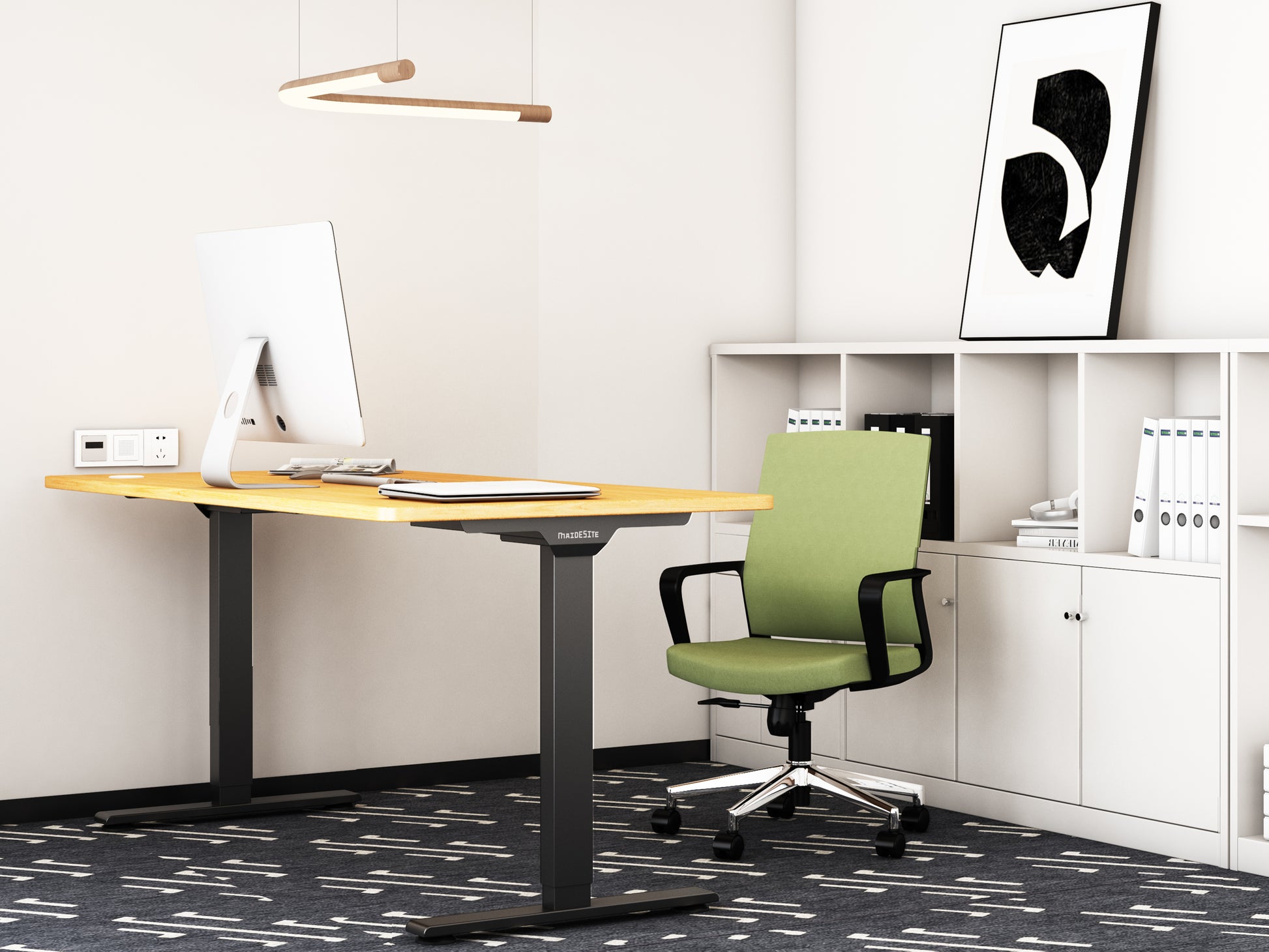 Maidesite T2 height adjustable desk black in the soho office
